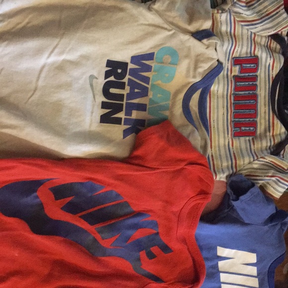 Nike onesie all 0/6 and 3-6 months - Picture 4 of 6